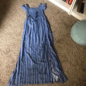 Summer dress, off the shoulder, high slit